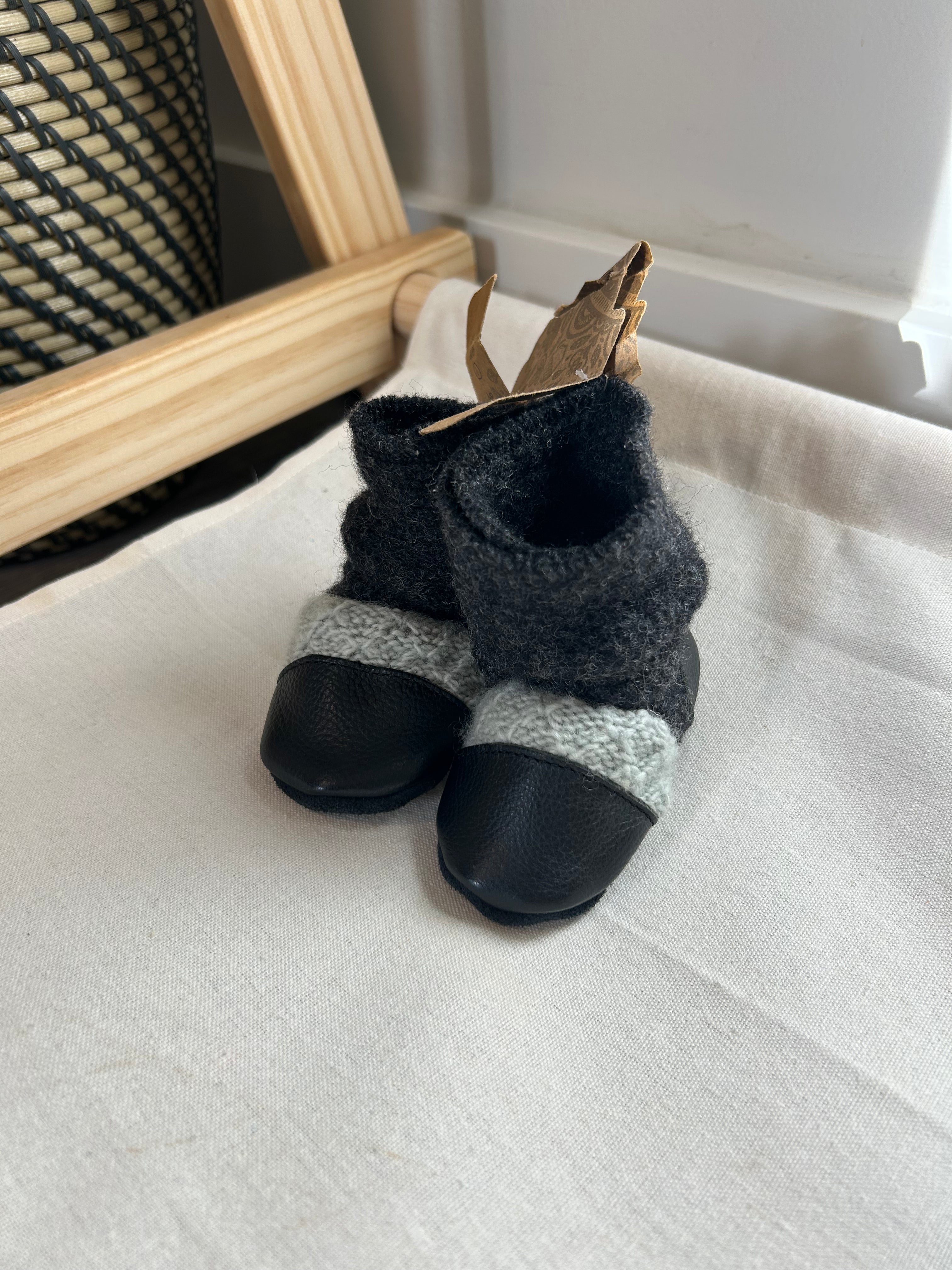 Nooks- Size 2.5 (0-6 Months)