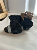 Nooks- Size 2.5 (0-6 Months)