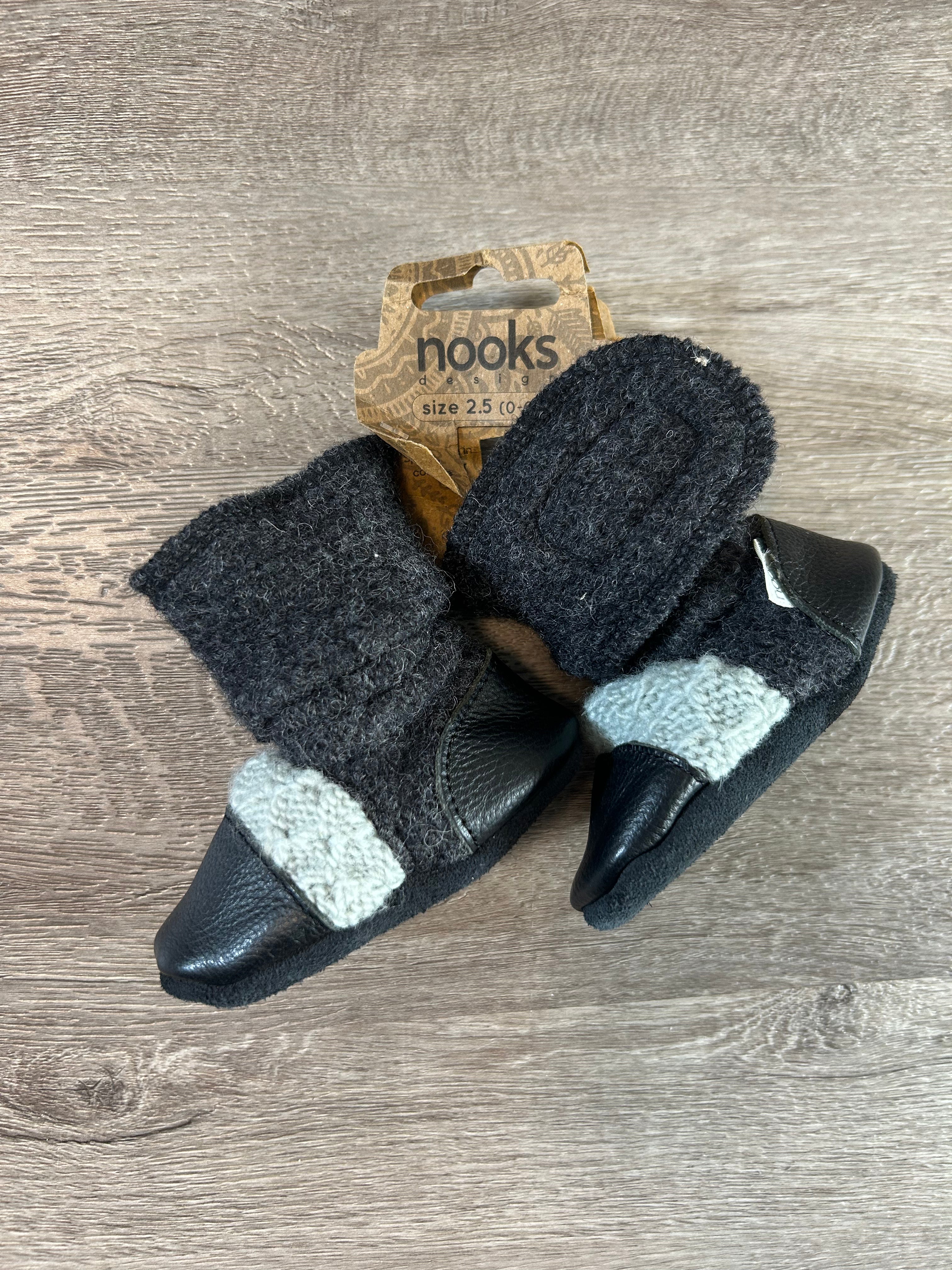 Nooks- Size 2.5 (0-6 Months)