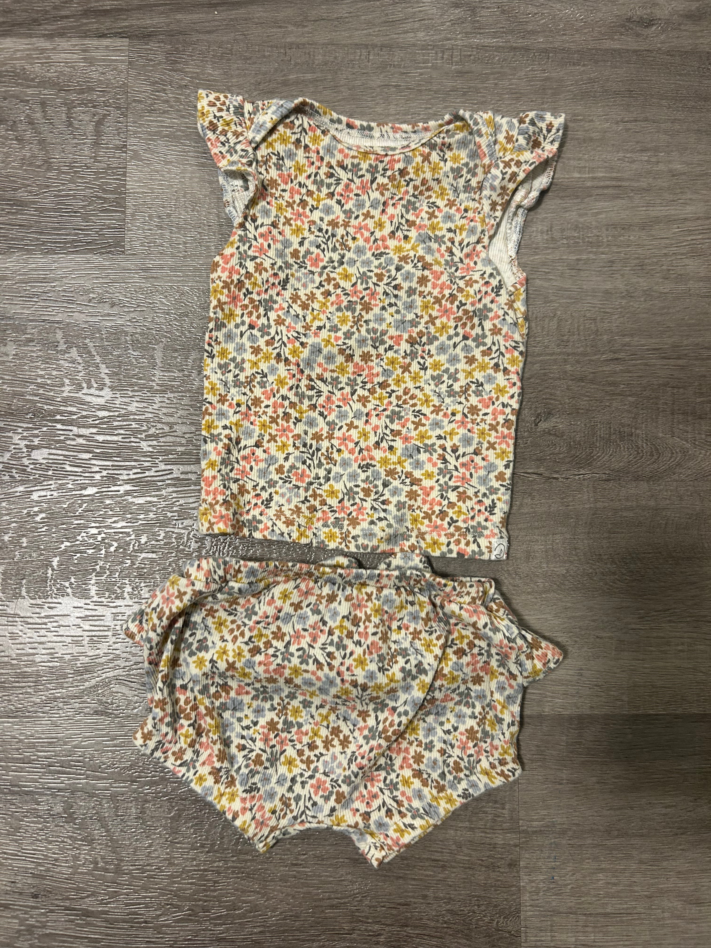 Little Planet two piece set- Size 6 Months
