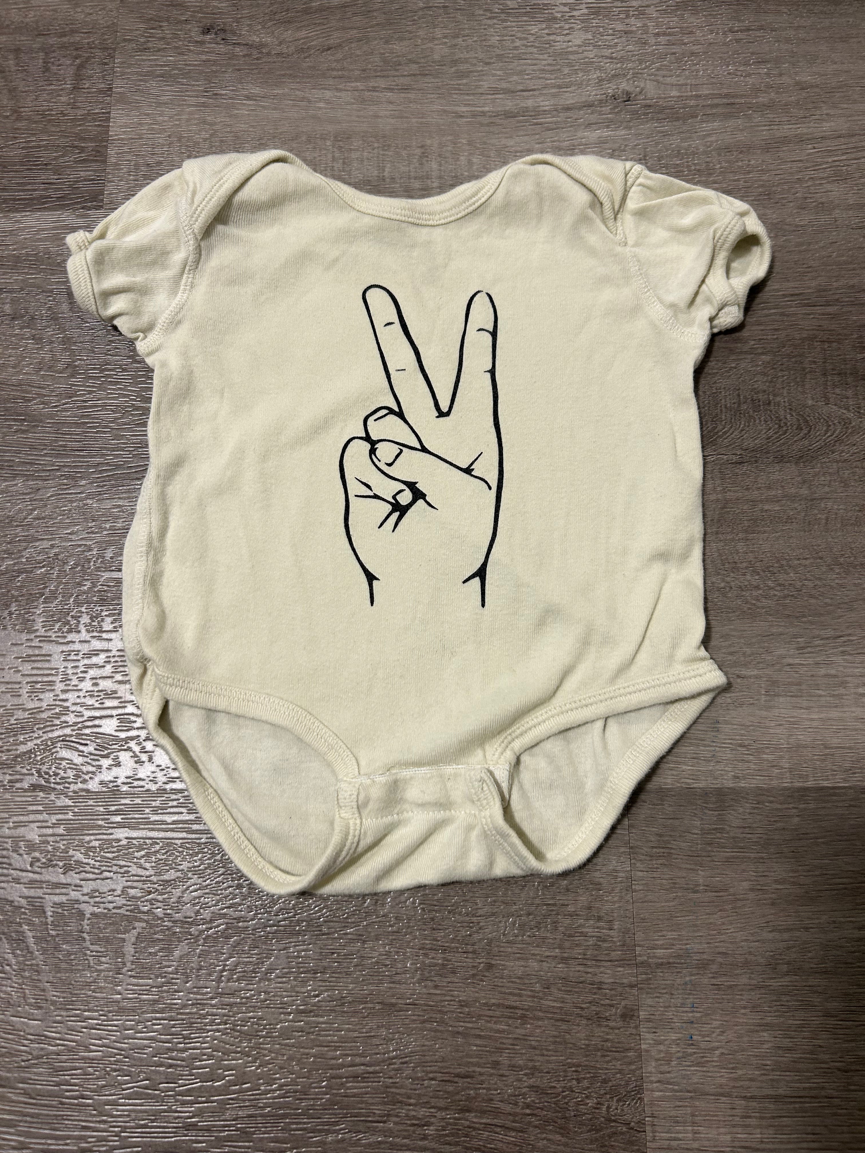 Polished Prints 100% Cotton Short Sleeve Bodysuit- Size 18 Months