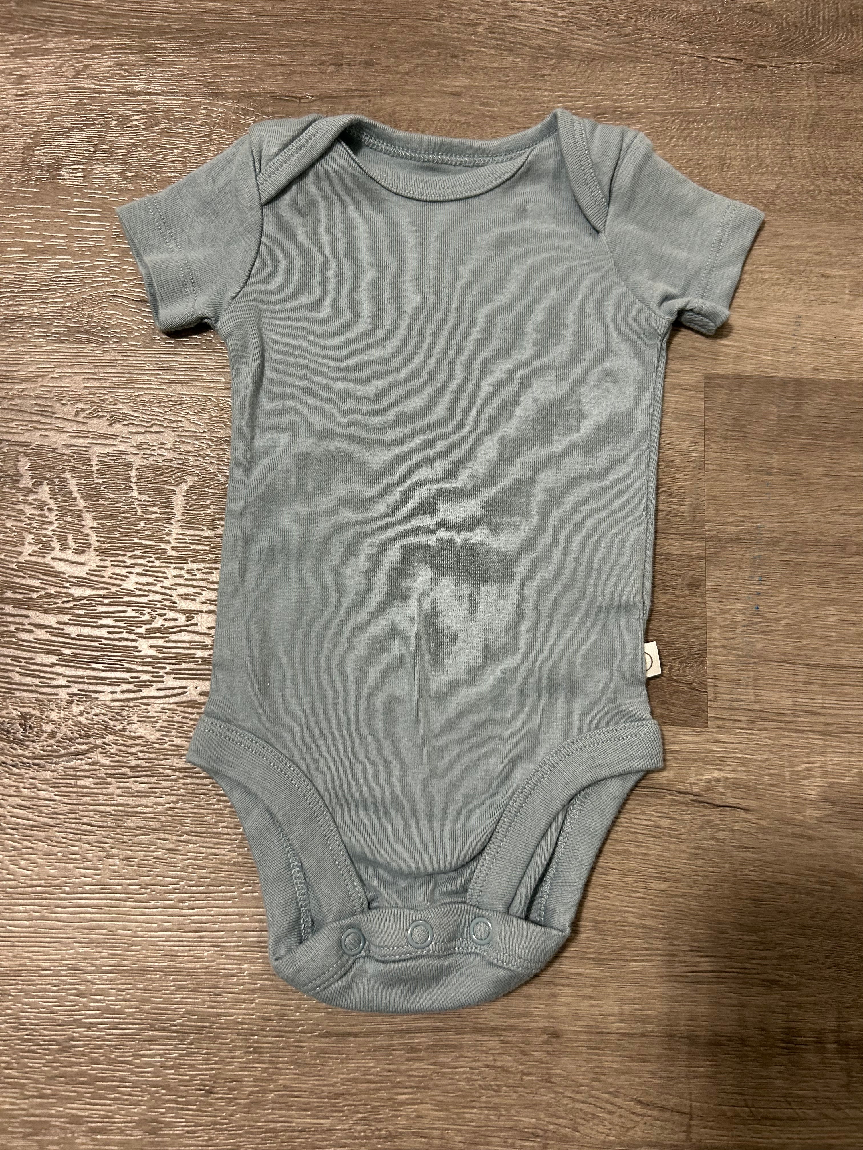 Little Planet Short Sleeve Bodysuit- Size 3 Months (Copy)