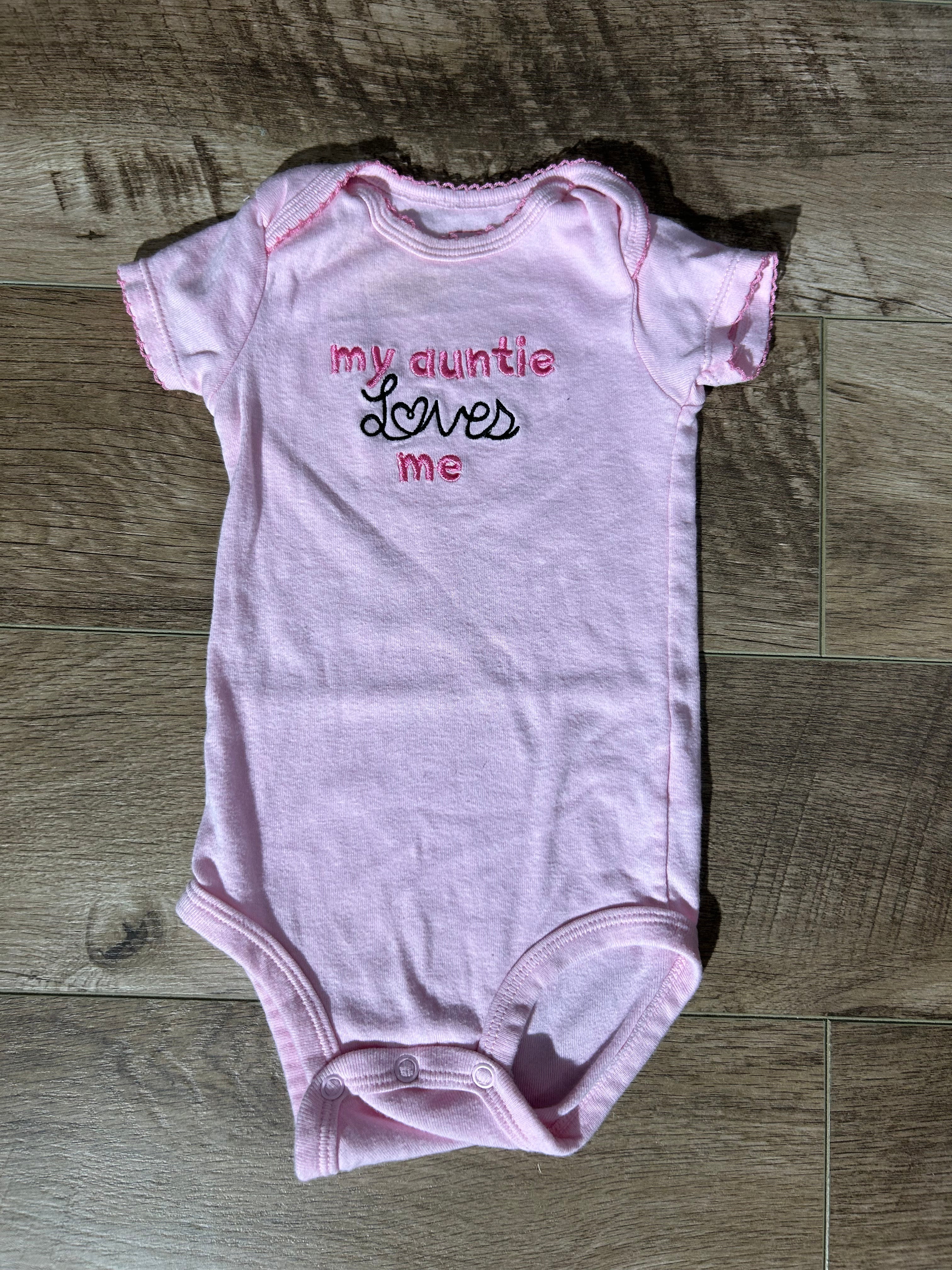 Carters "My Auntie Loves Me" Short Sleeve Bodysuit- Size 12 Months