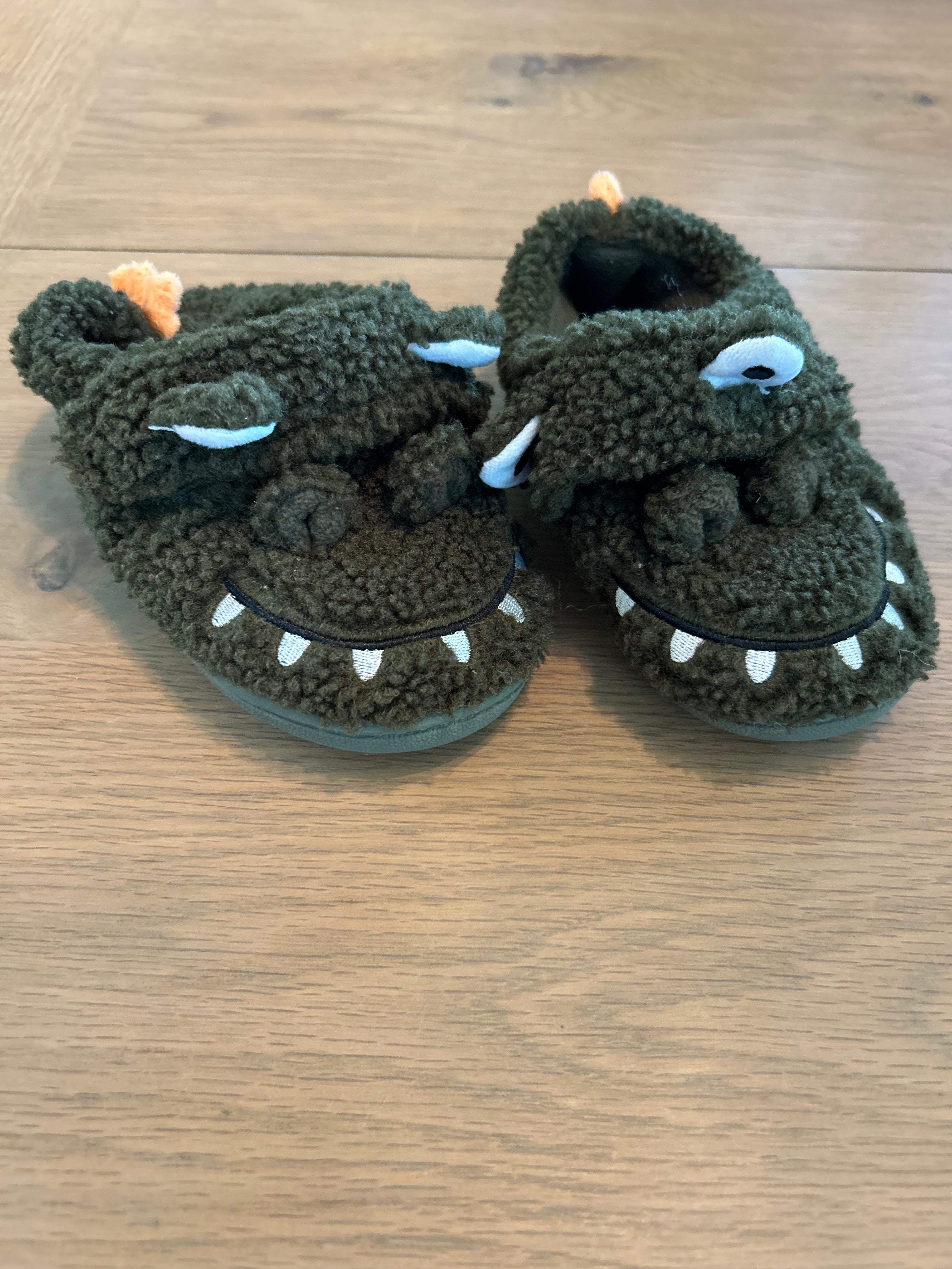 Alligator Hard Sole Slippers- Size L (9-10)