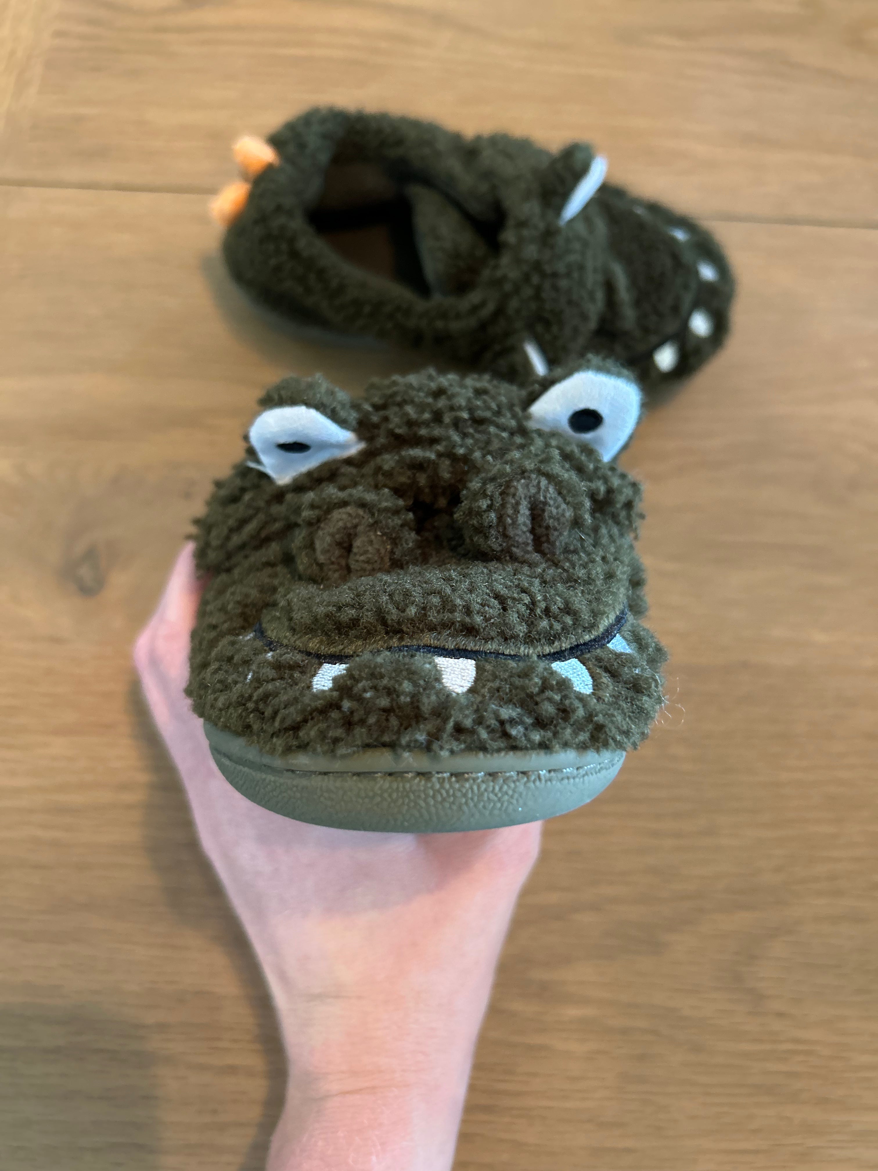 Alligator Hard Sole Slippers- Size L (9-10)