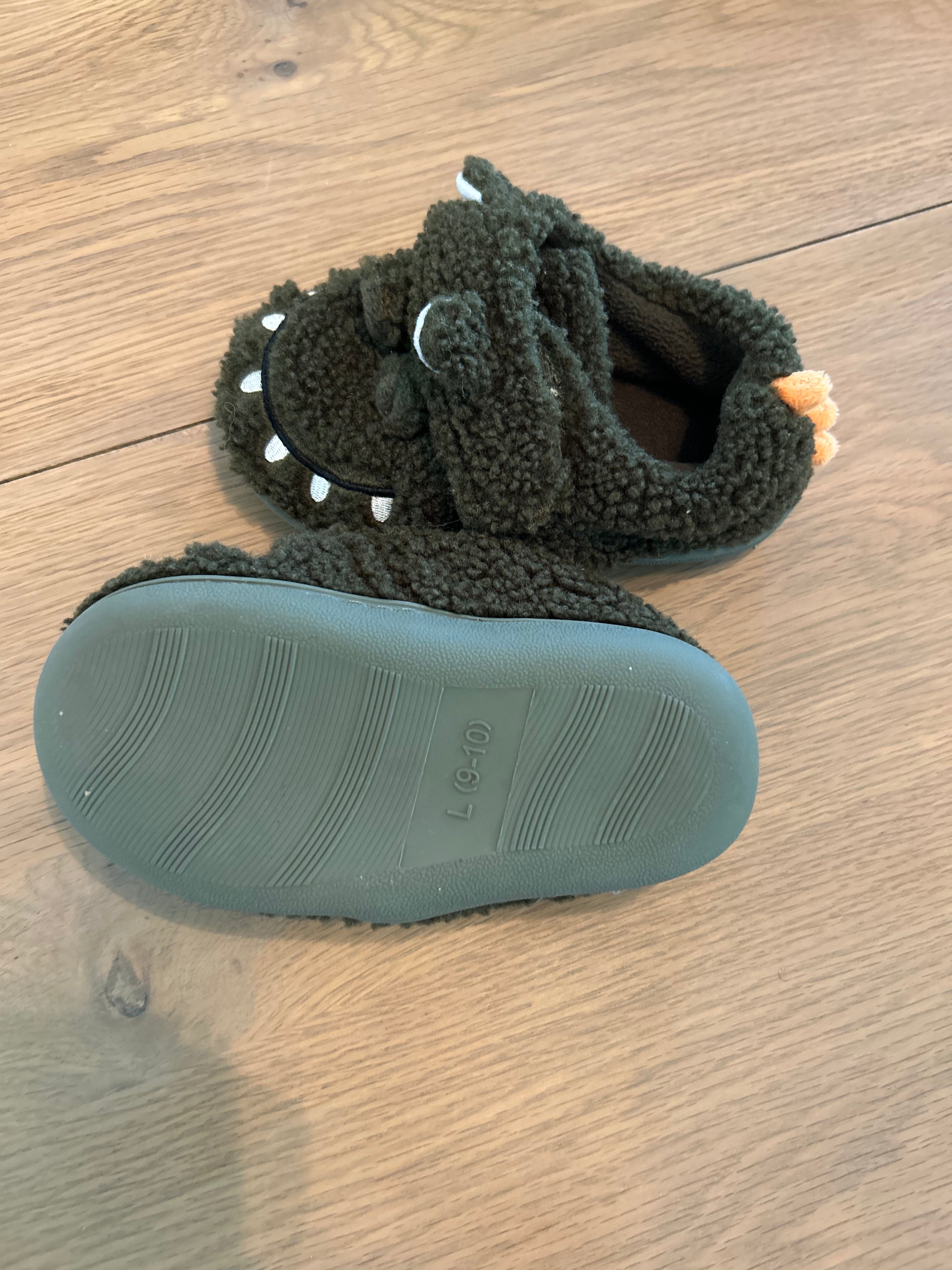 Alligator Hard Sole Slippers- Size L (9-10)