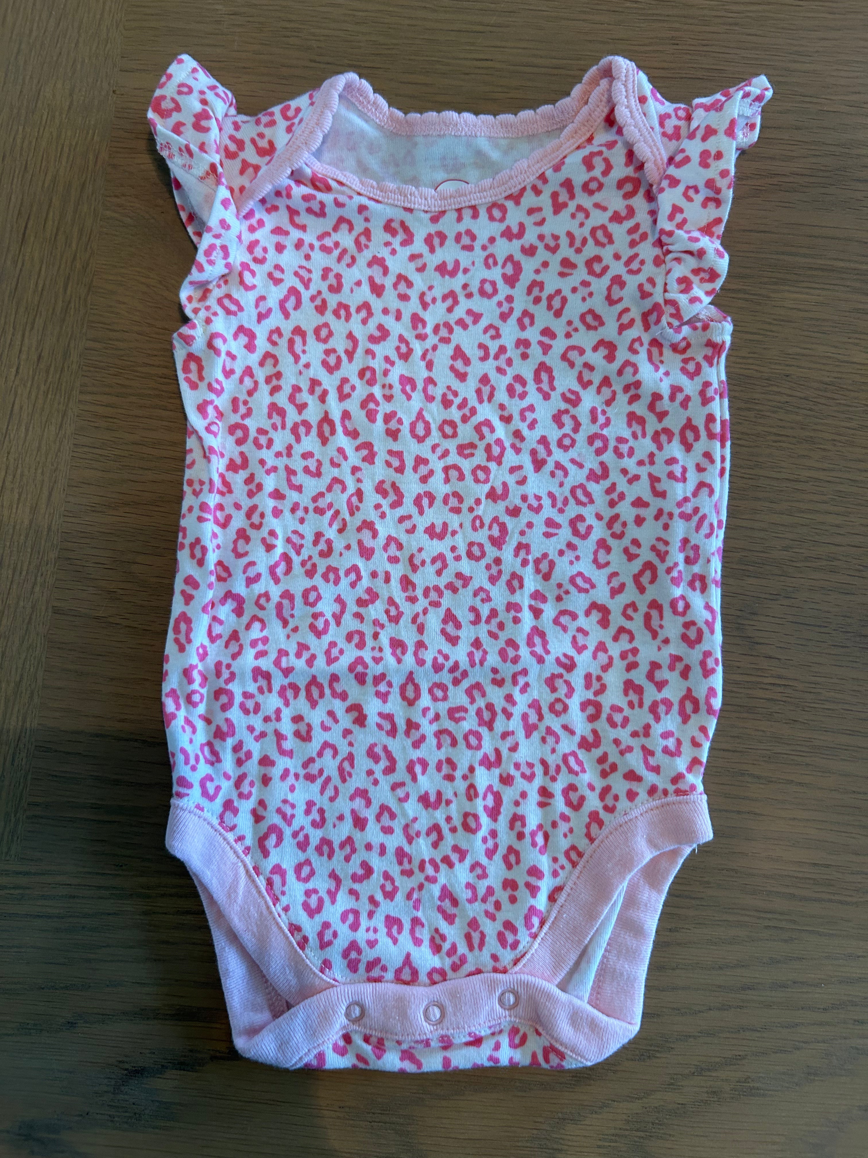 Made With Love by PLACE Short Sleeve body Suit- Size 6-9 Months