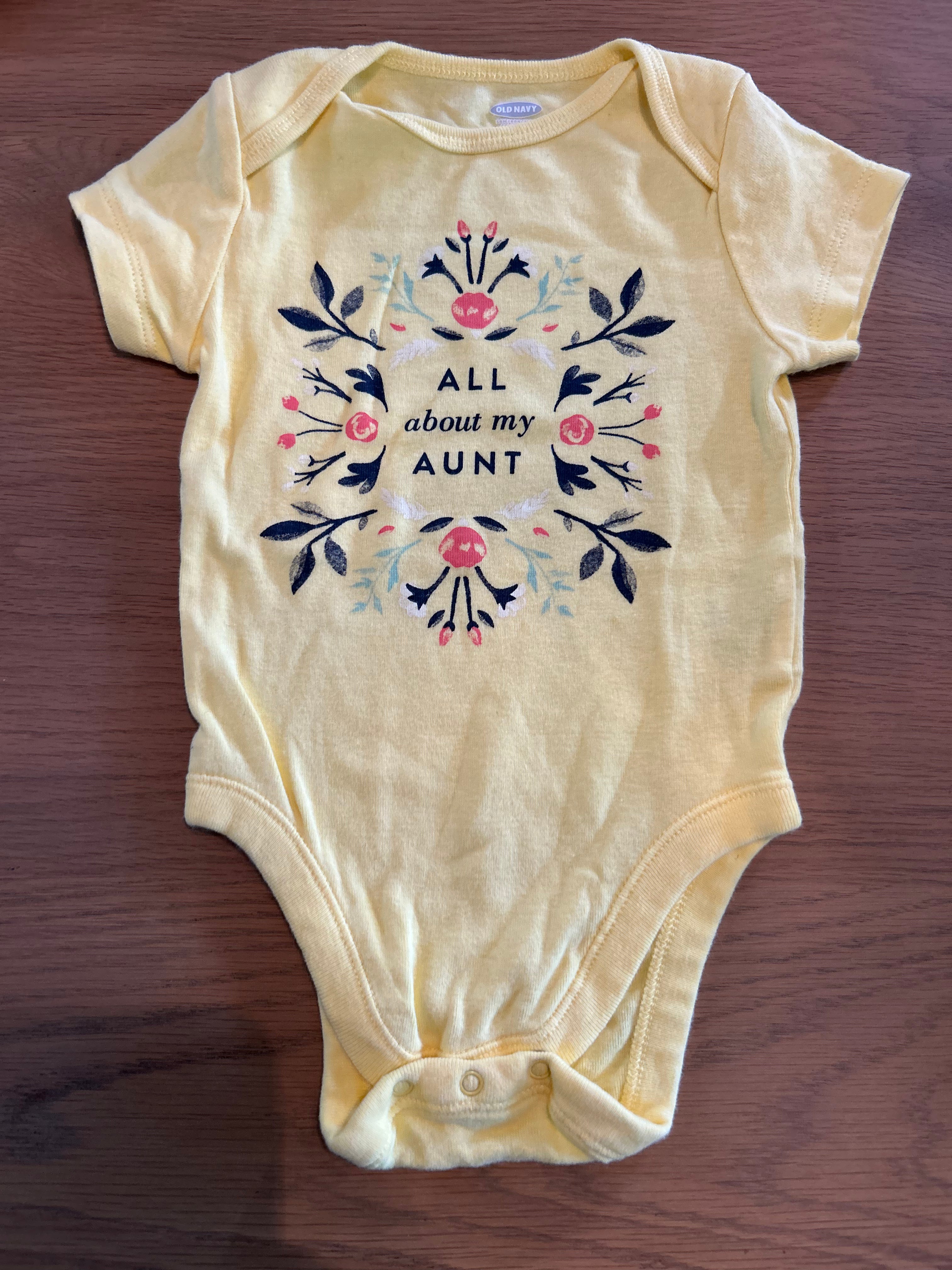 Old Navy Short Sleeve Bodysuit "All About My Aunt"  -Size 6-12 Months
