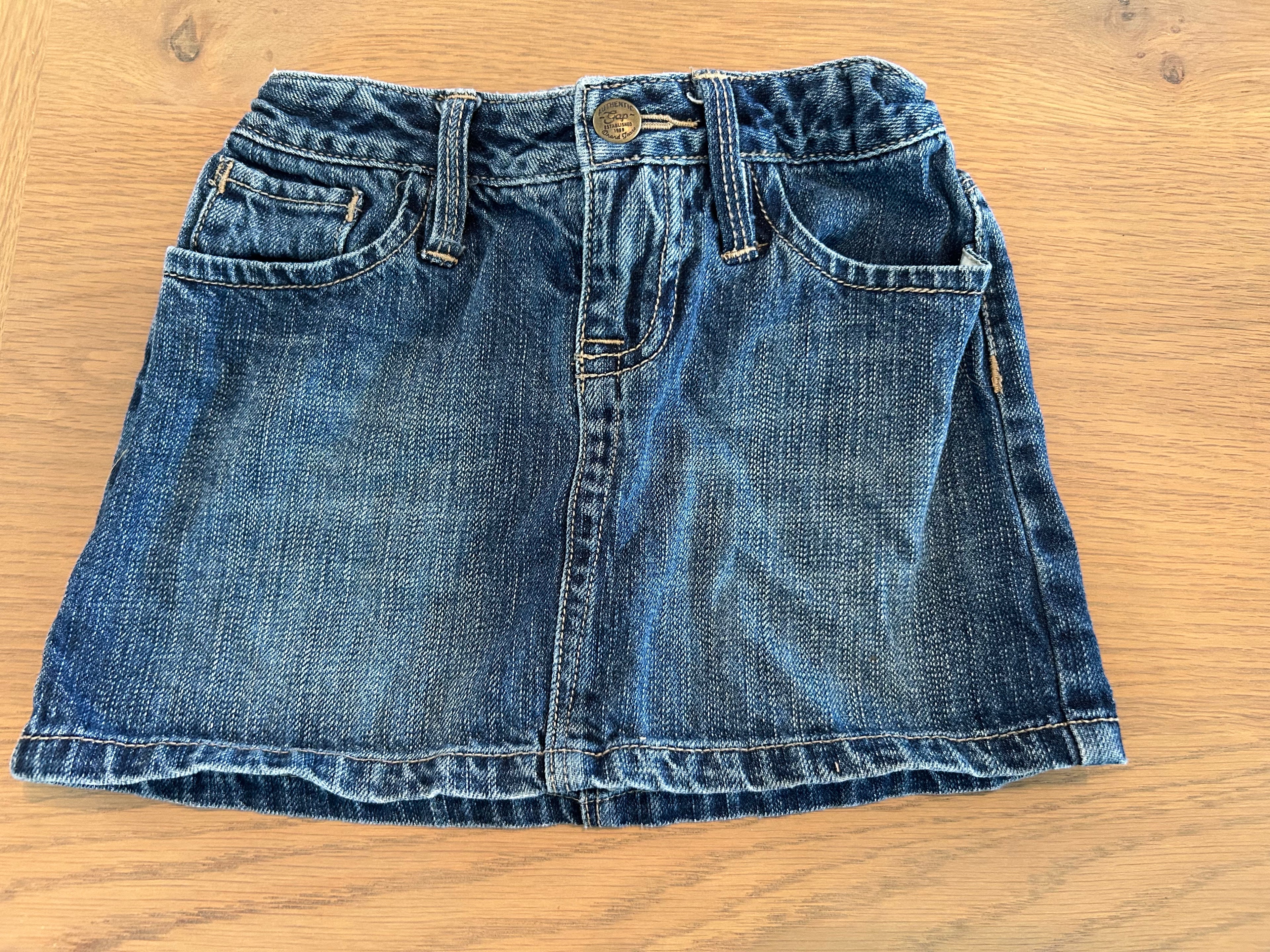 Gap Kids- Size 5