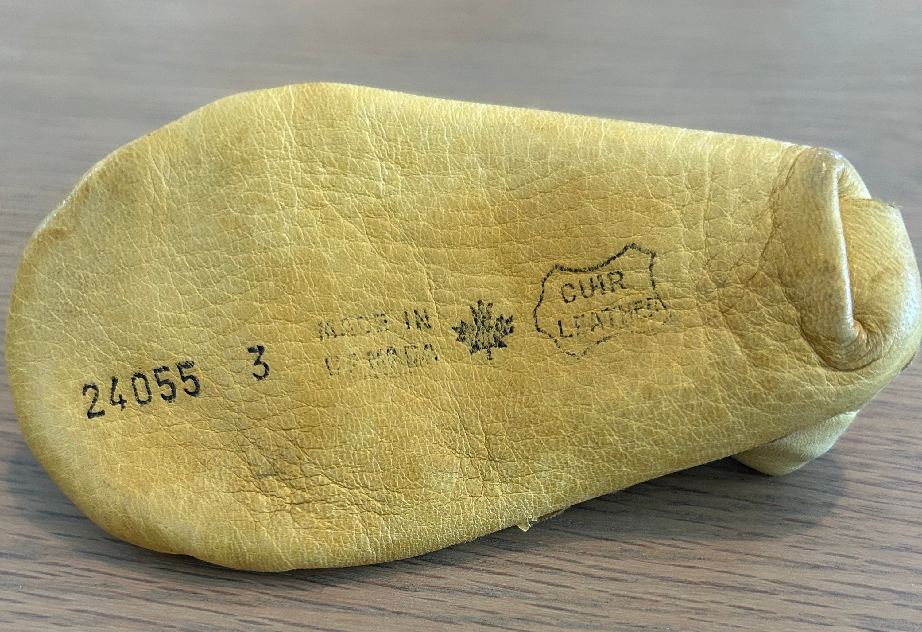 Cuir Leather Made In Canada Shoes- Size 0-6 Months?