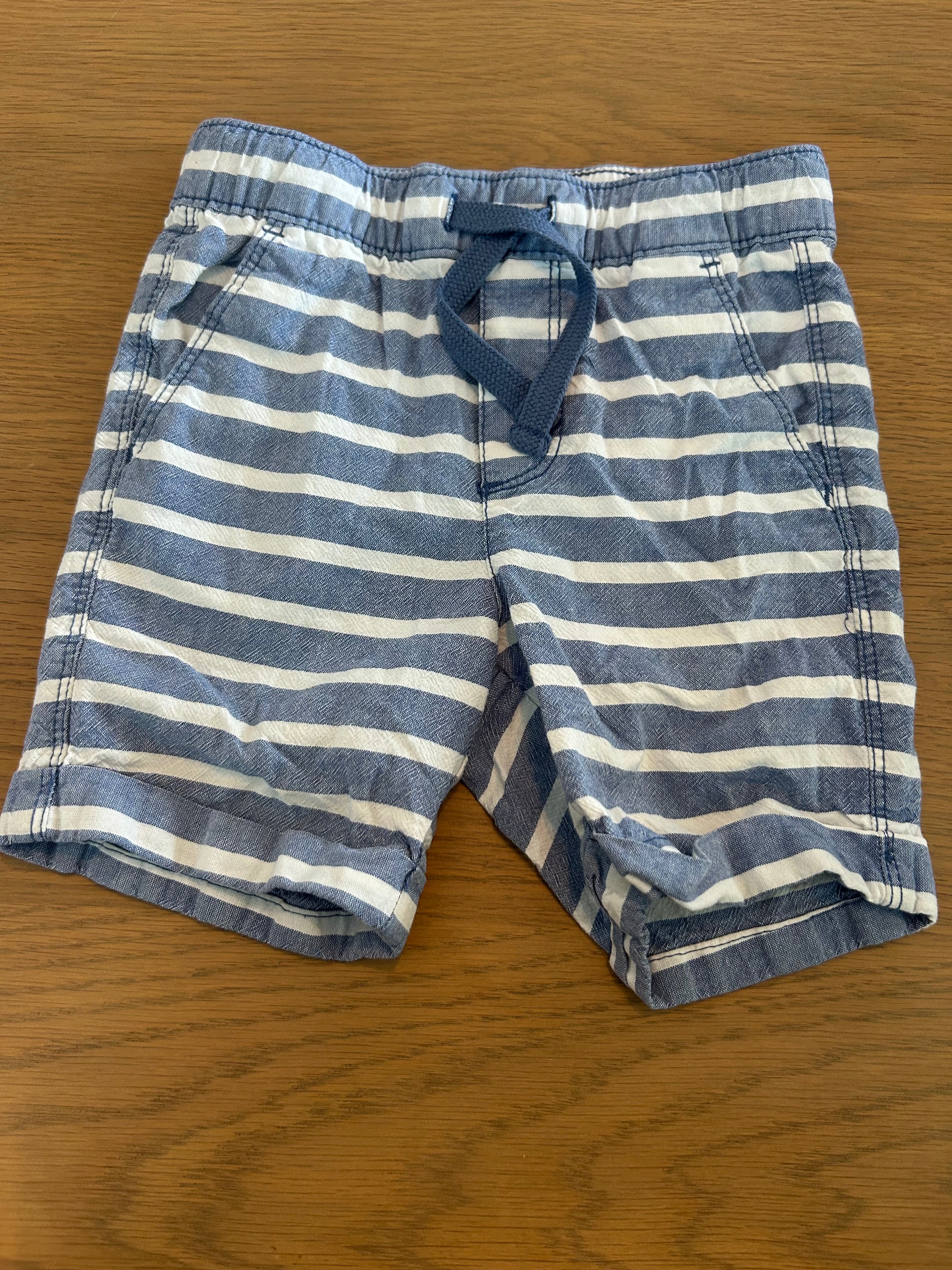 Old Navy shorts- Size 3T