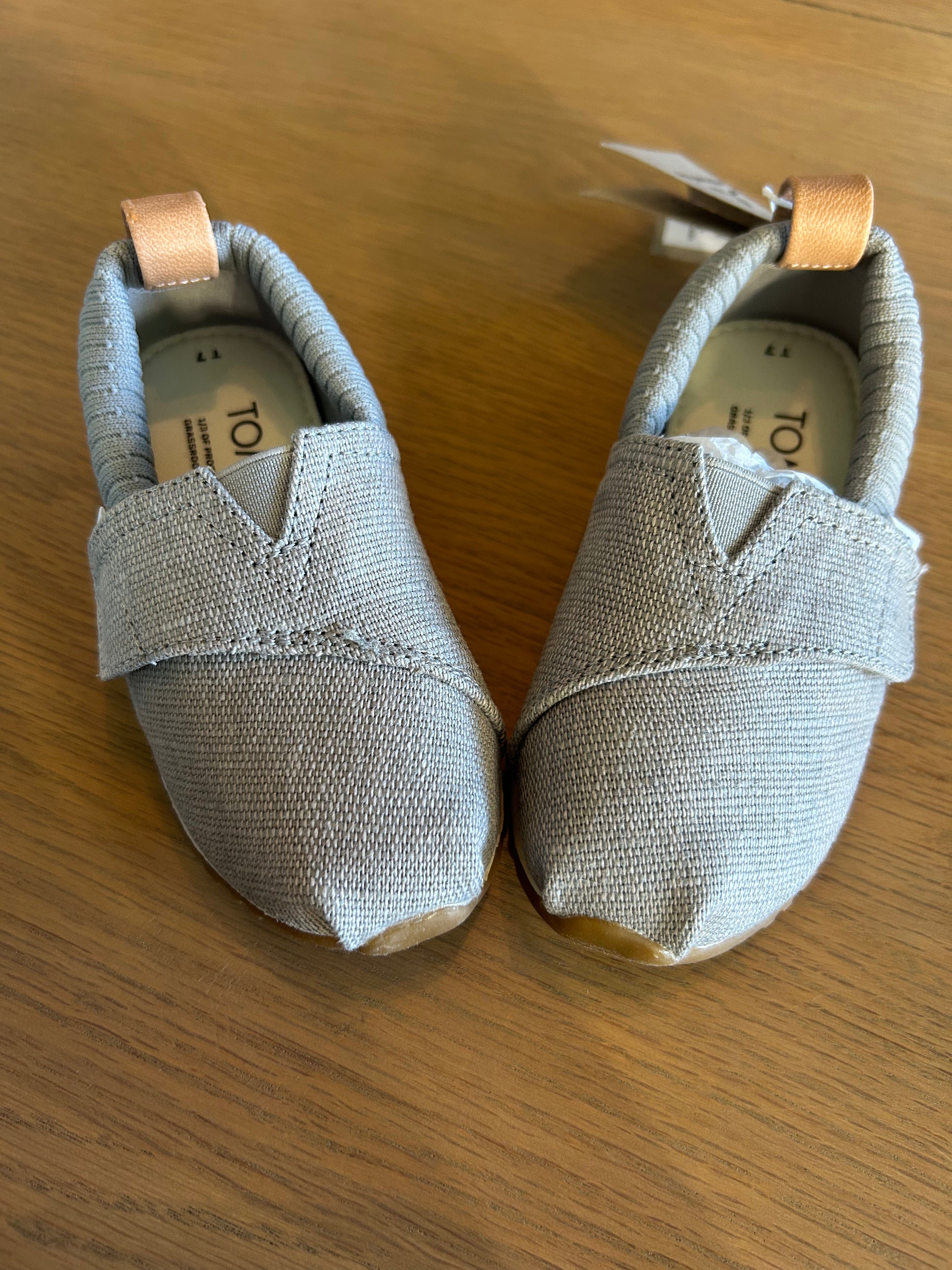 Tom's Tiny Alpargata Resident in Colour Drizzle Grey Heritage Canvas- Size T7