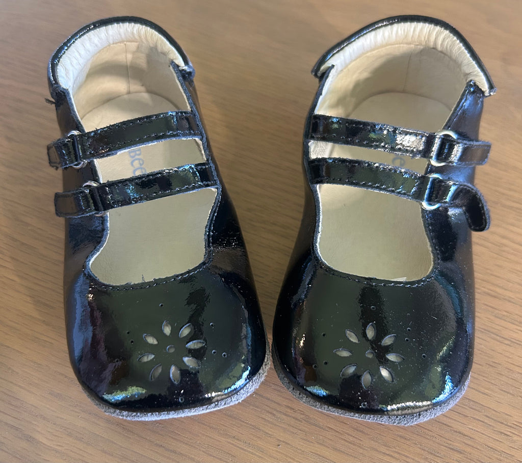 Robeez First Kicks Audrey Black 100% Leather Upper- Size 18-24 Months