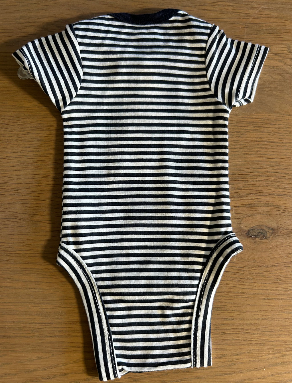 Onsies Brand Navy and White Stripped Short Sleeve Onsie- Size Preemie (up tp 5lbs)