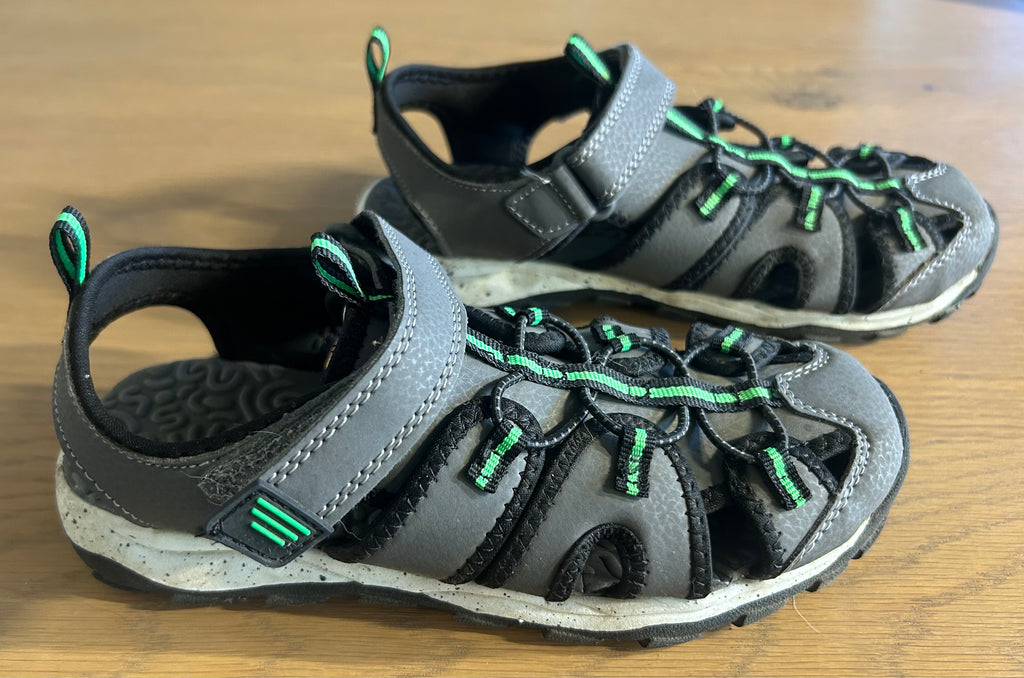 Hard Sole Water Shoes/Sandals- Size 3