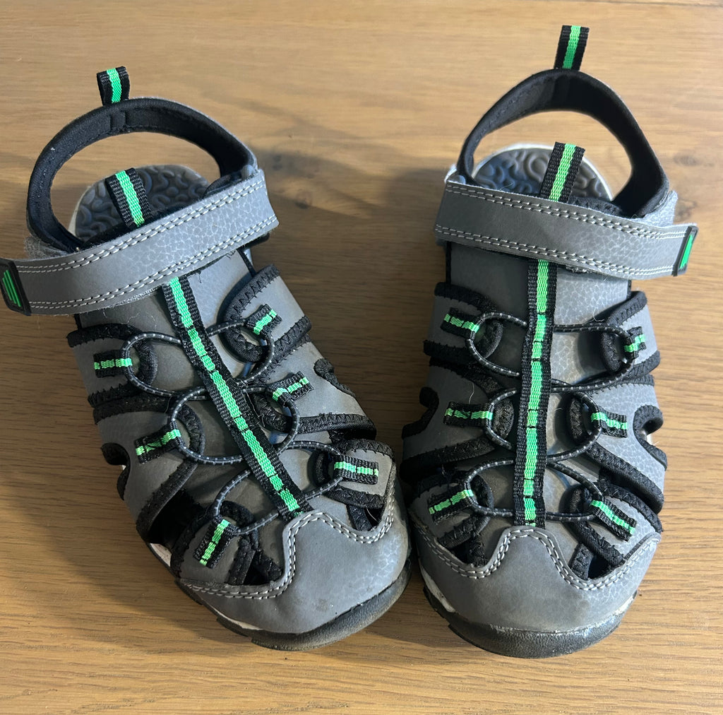 Hard Sole Water Shoes/Sandals- Size 3