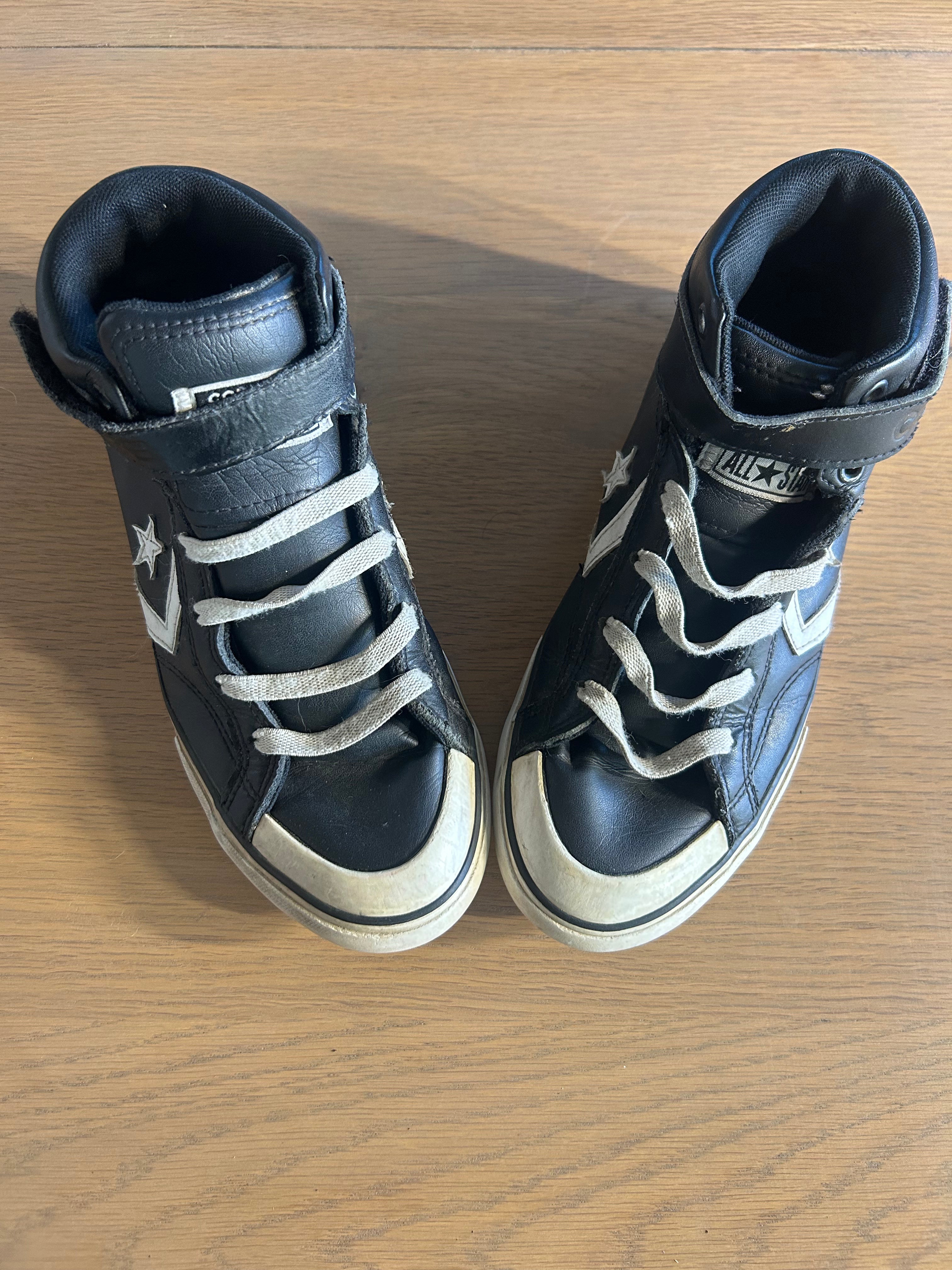 Converse Chuck Taylor All Star High Street Leather Sneaker- Size 4